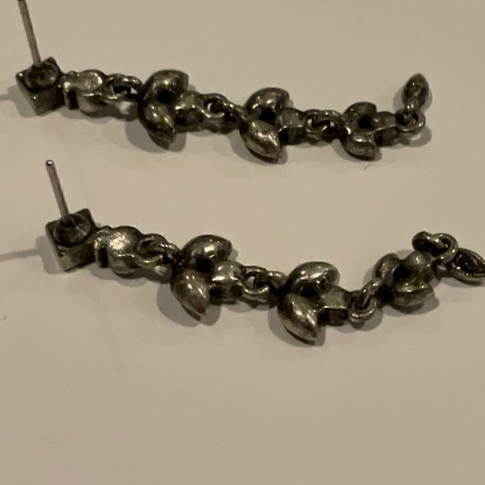 Black dangle earrings - Picture 4 of 4